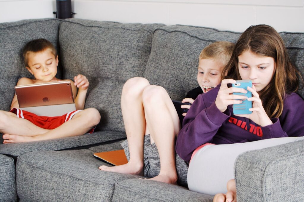 What makes games so addictive? What makes games so addictive?