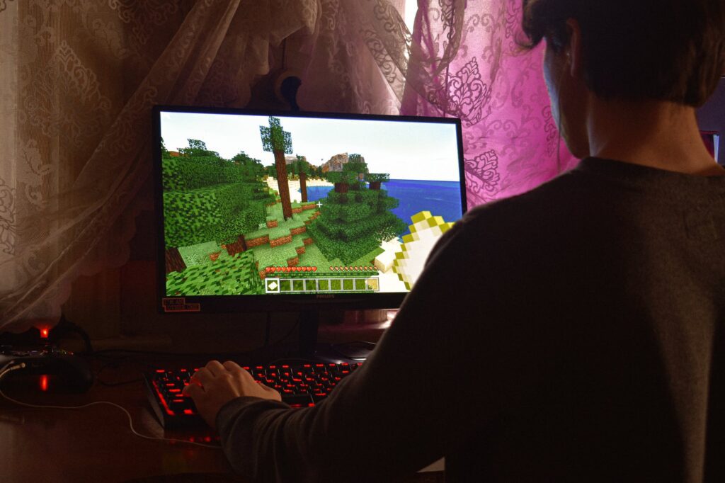 Benefits of a flat gaming monitor Benefits of a flat gaming monitor
