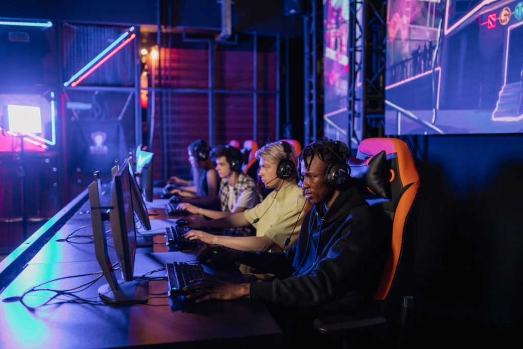 Play Video Game Tournaments to Earn Money Play Video Game Tournaments to Earn Money