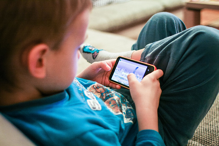 Exploring the Top Mobile Games that Foster Learning through Play Exploring the Top Mobile Games that Foster Learning through Play